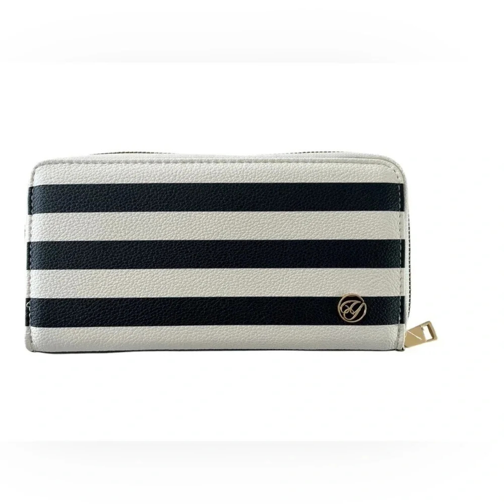 FREE with any purchase- Nautic navy blue and white wallet